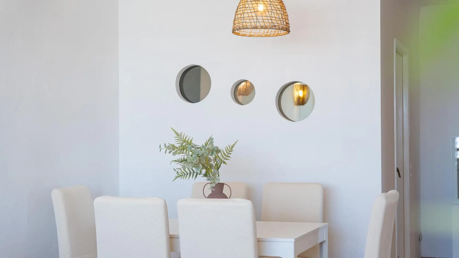 Bright & Cozy Apartment In Portimao By Lovelystay