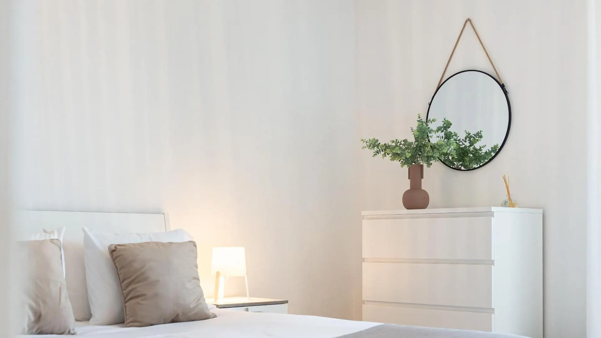 Bright & Cozy Apartment In Portimao By Lovelystay