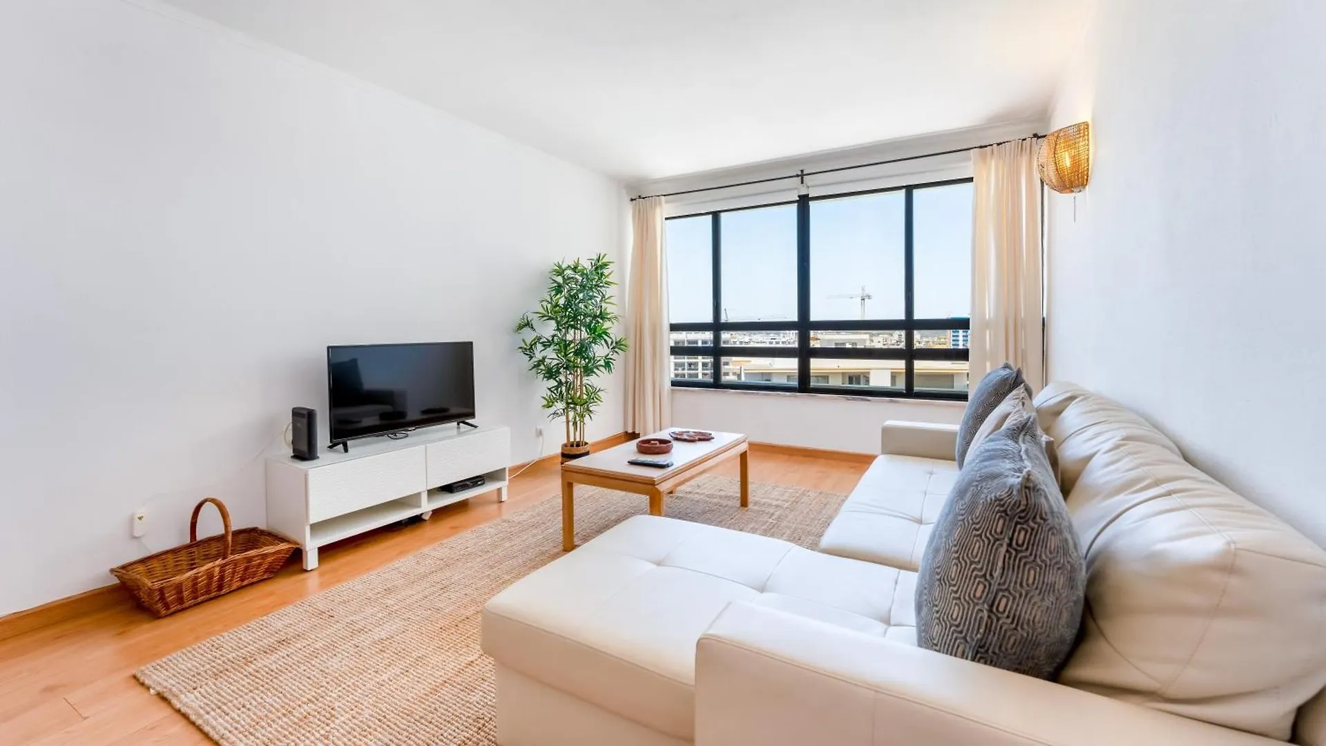 Bright & Cozy Apartment In Portimao By Lovelystay Portugal