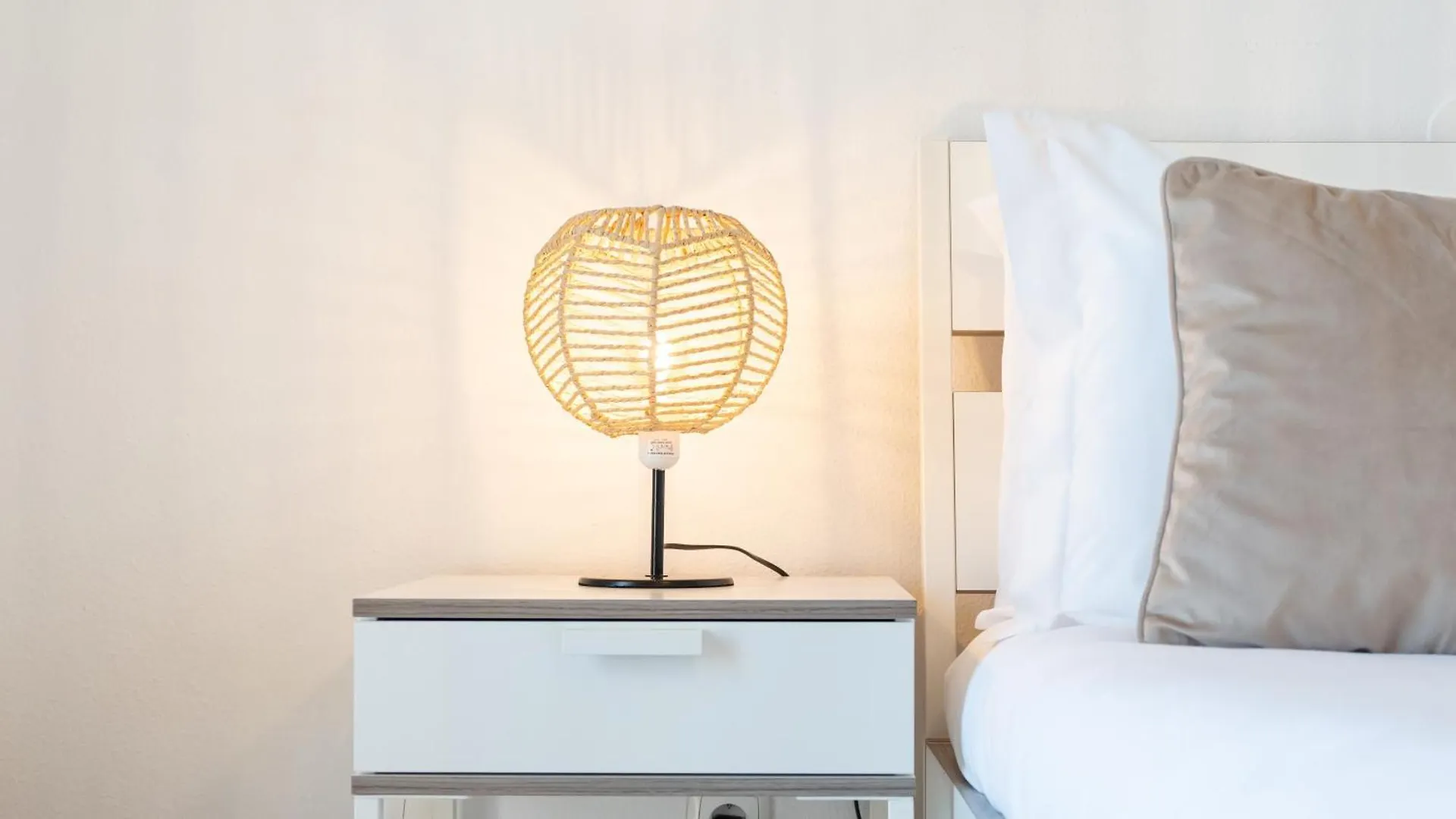 Bright & Cozy Apartment In Portimao By Lovelystay